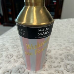 NWT 16oz Drink Shaker